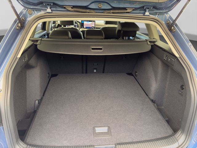 Fahrzeugabbildung Volkswagen Golf Variant 1.5 TSI Goal LED+360°Cam+ACC+AHK