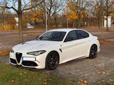 Alfa Romeo Giulia 2.9 V6 Bi-Turbo 375 kW AT8 Quadrifogl...