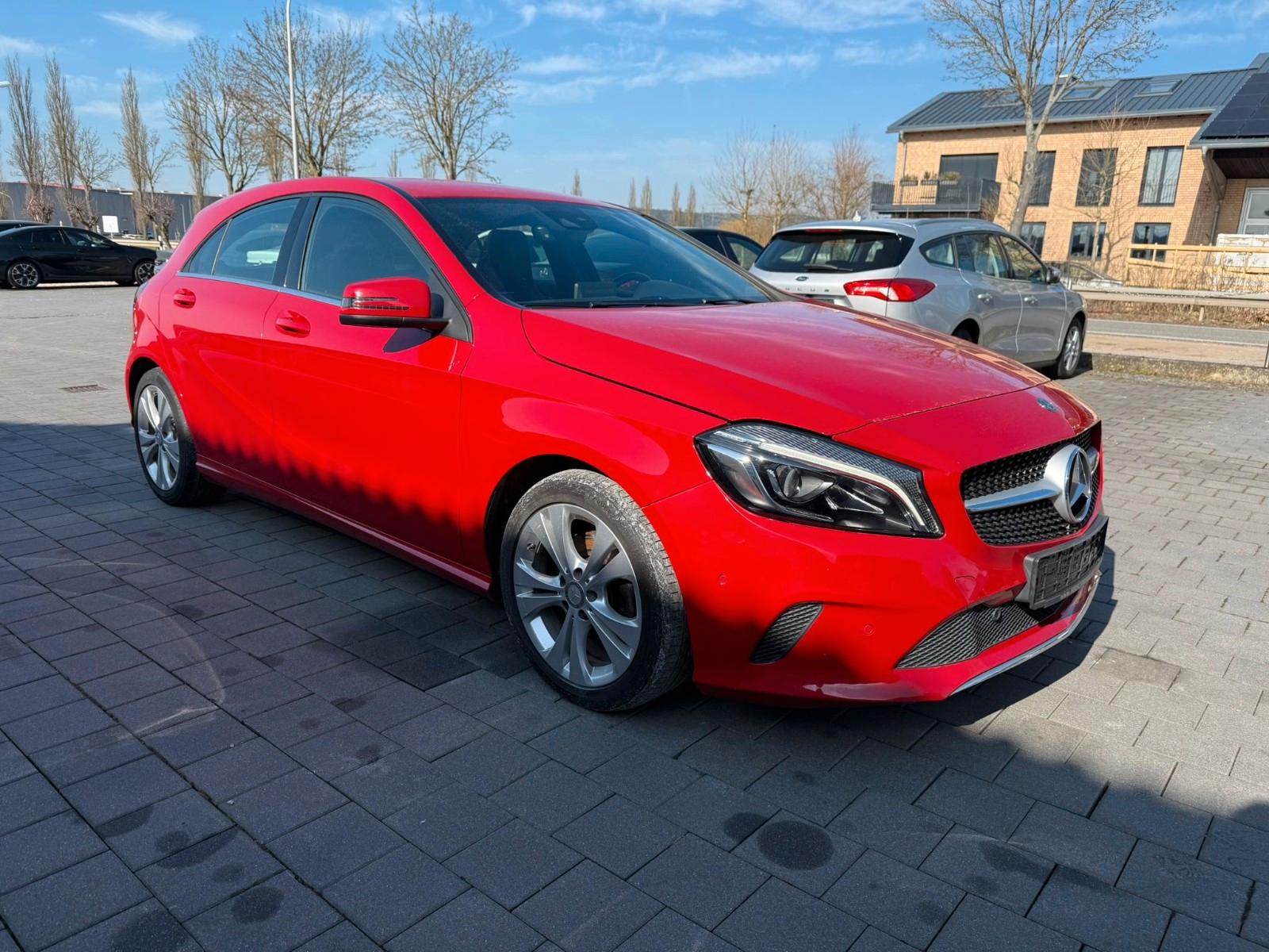 Mercedes-Benz A 200CDI NAVI Kamera Totwinkel SHZ ALU Leder LED