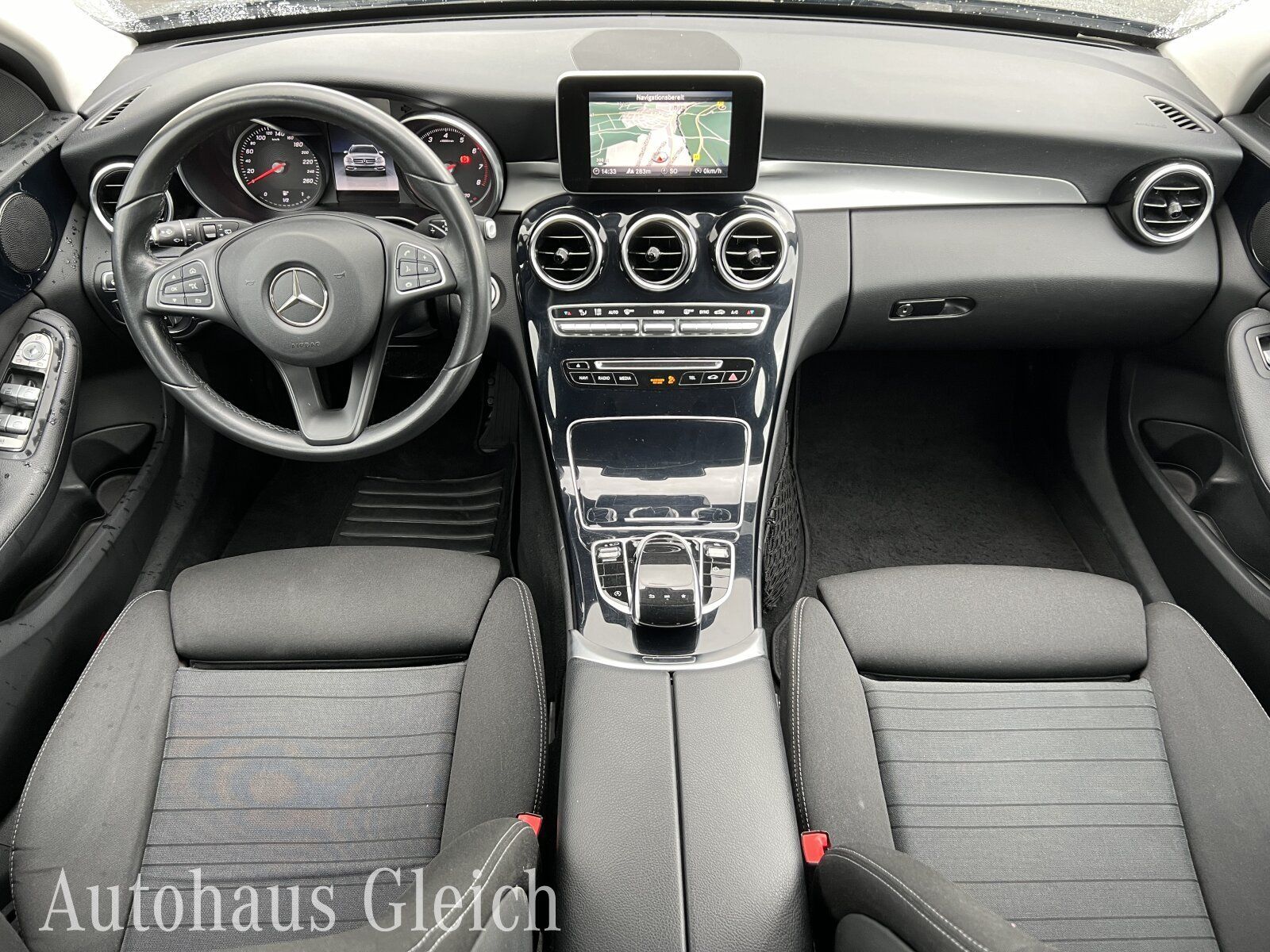 Fahrzeugabbildung Mercedes-Benz C 400 4MATIC T-Modell AVANTGARDE Exterieur/Navi