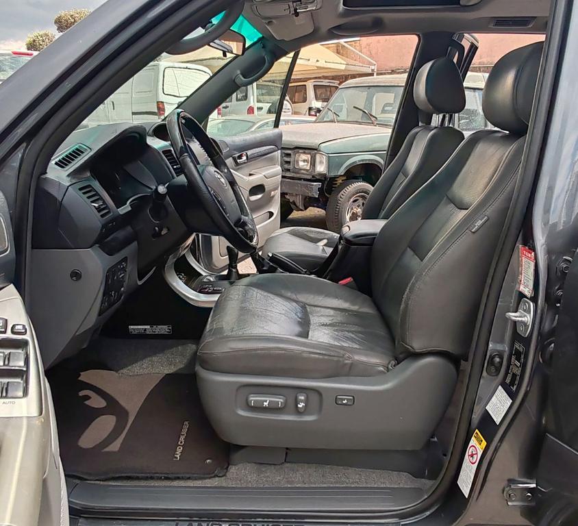 Toyota Land Cruiser