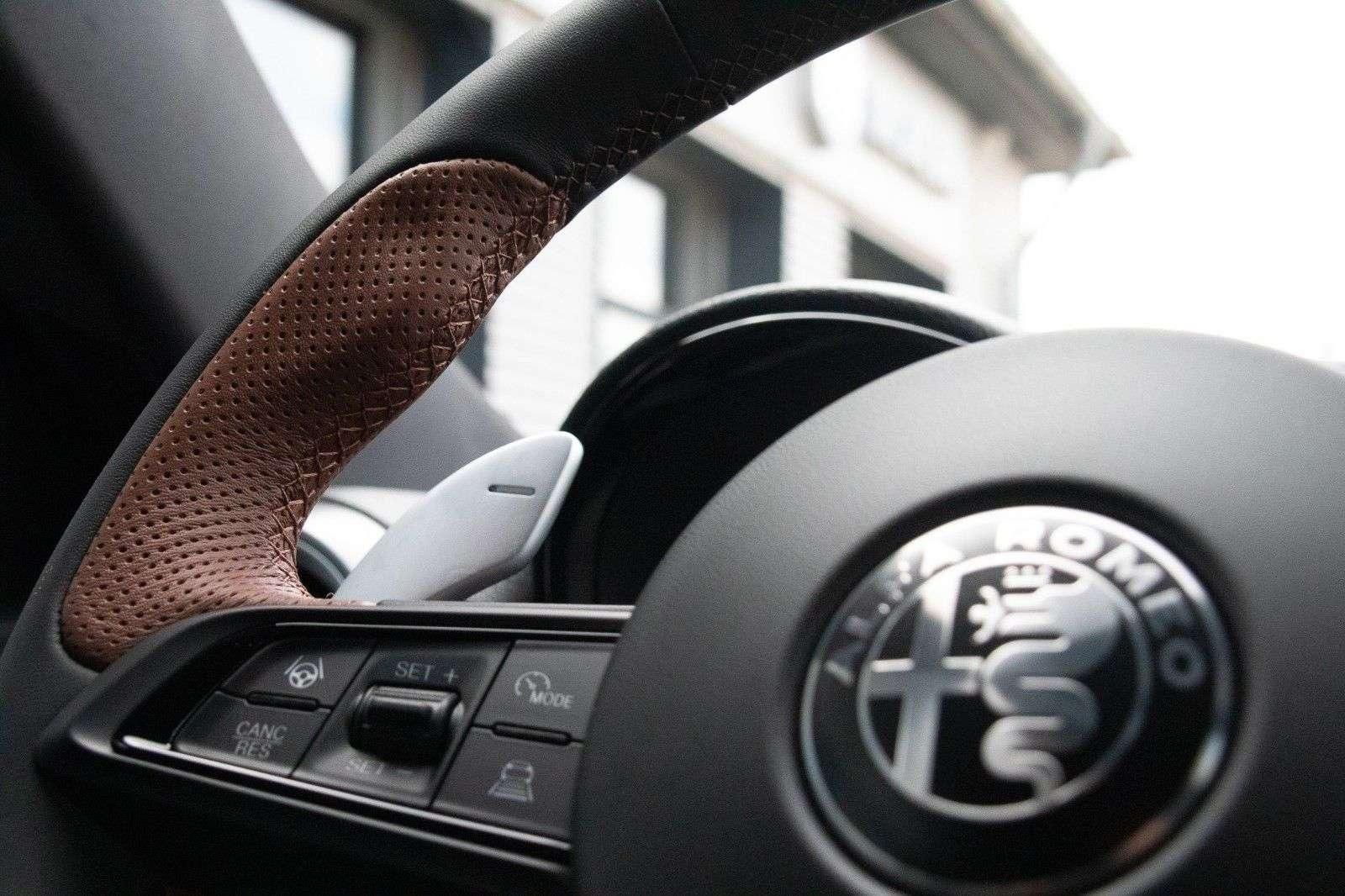 Fahrzeugabbildung Alfa Romeo Tonale MY25 1.5 VGT Hybrid 118kW DCT INTENSA