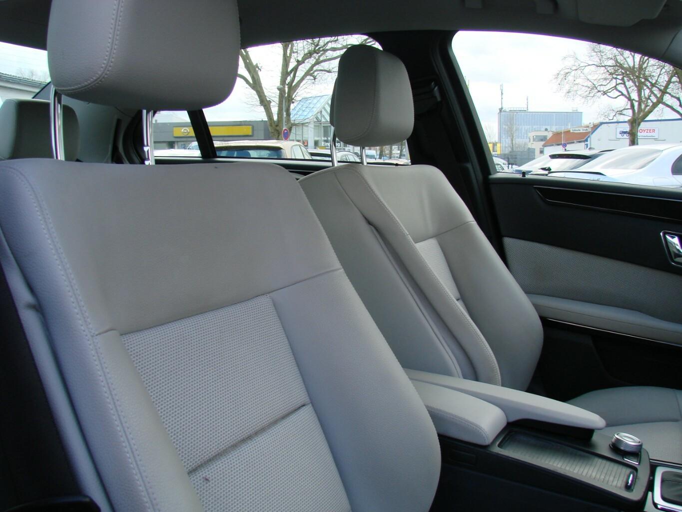 Mercedes-Benz E 220 CDI Avantgarde BlueEfficiency Multikonturs
