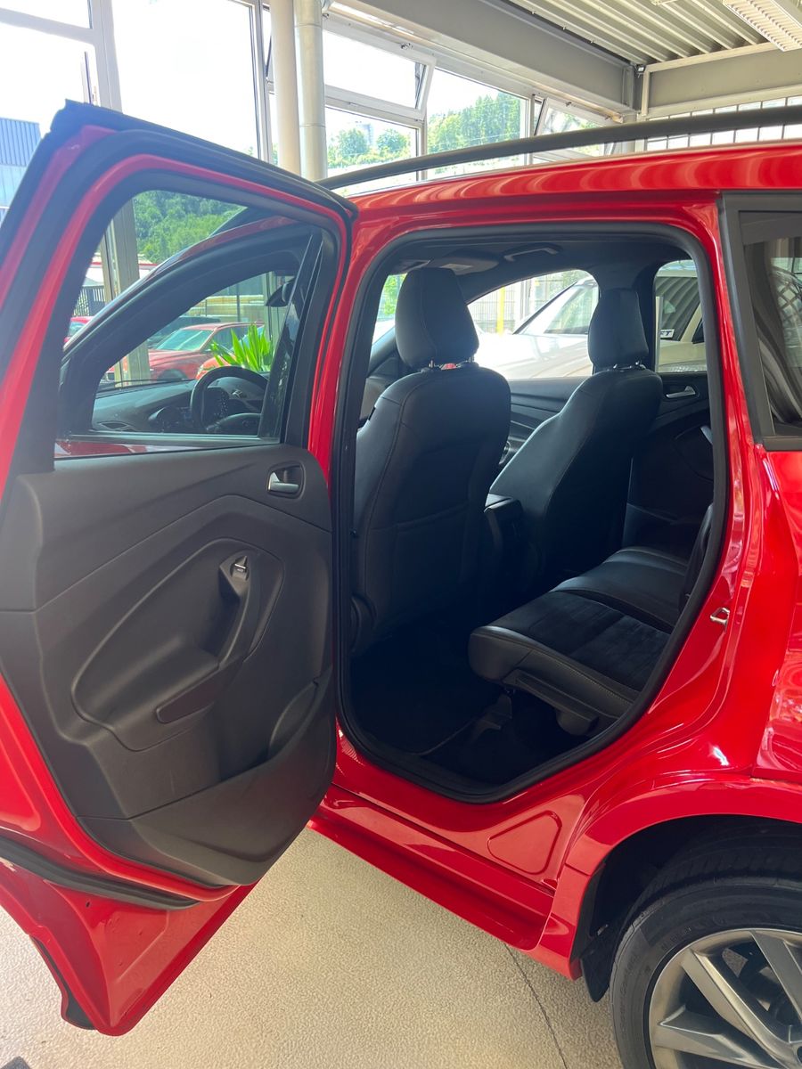 Fahrzeugabbildung Ford Kuga ST-Line * ROT/SCHWARZ *