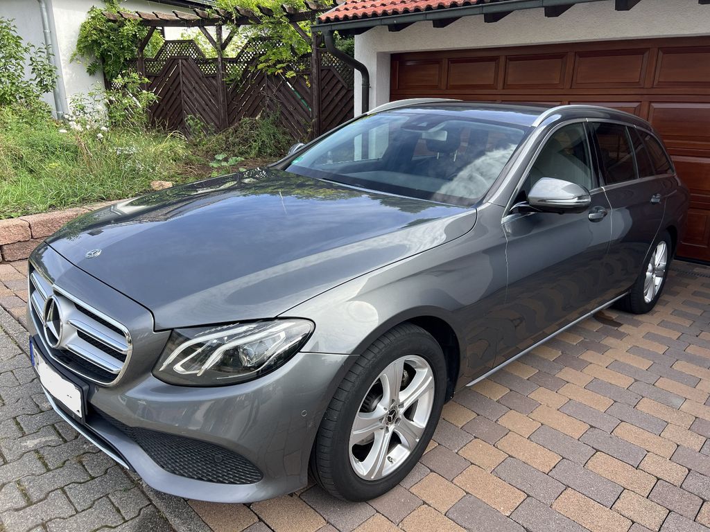 Image of Mercedes-Benz E 220