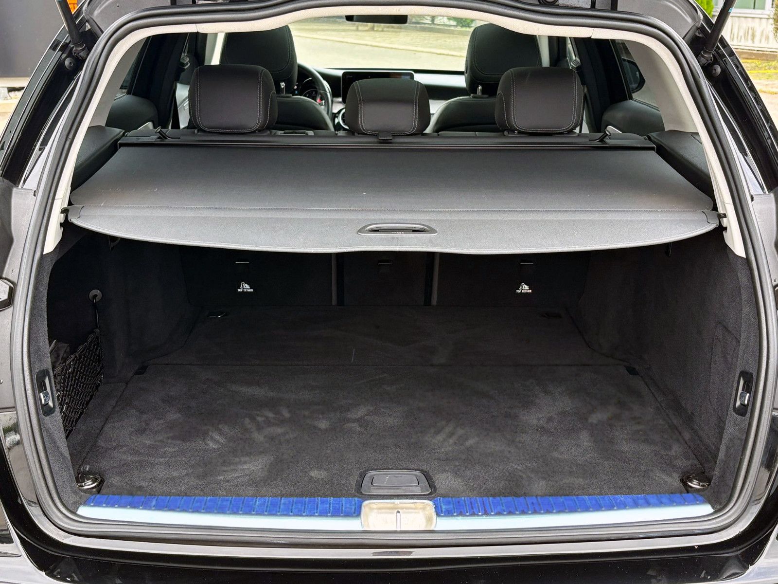 Fahrzeugabbildung Mercedes-Benz C220d T-Modell Avantgarde ACC 360° AHK PANO NAV