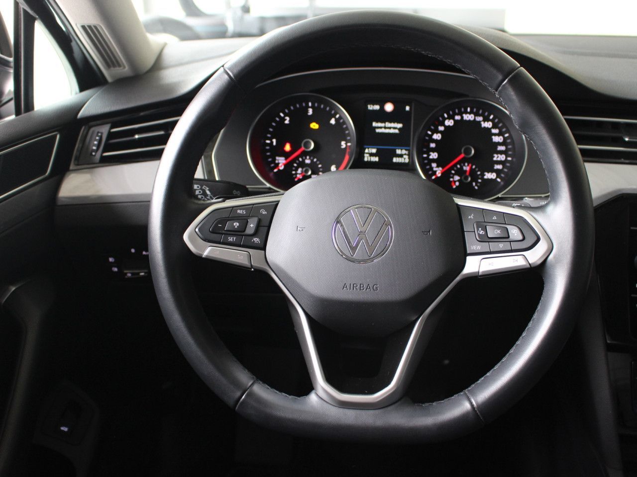 Fahrzeugabbildung Volkswagen Passat Variant 2.0 TDI SCR Business LED/CAM/ACC