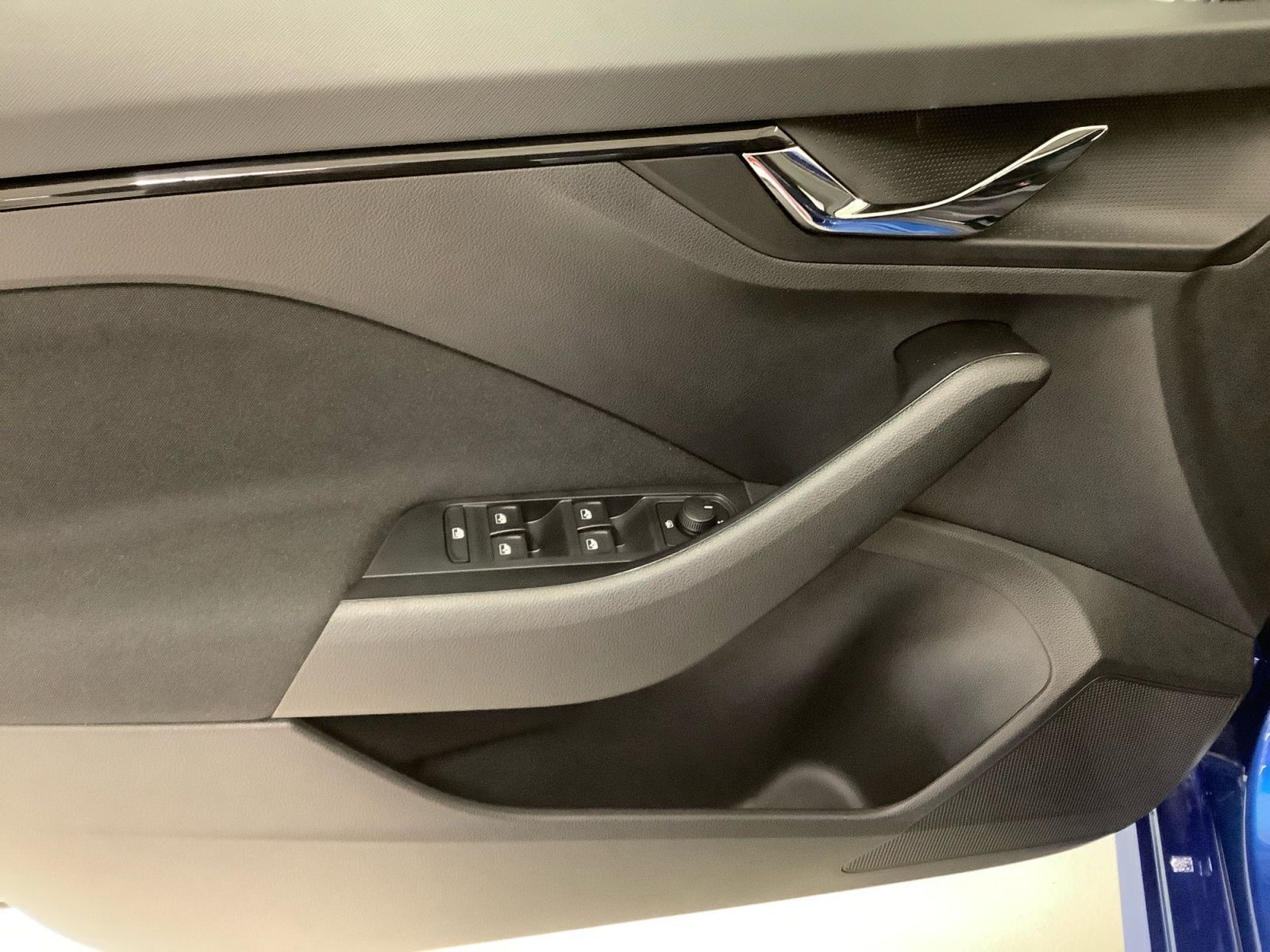 Kamiq Essence 1.0 70 kW 5-Gang VORBER AHK