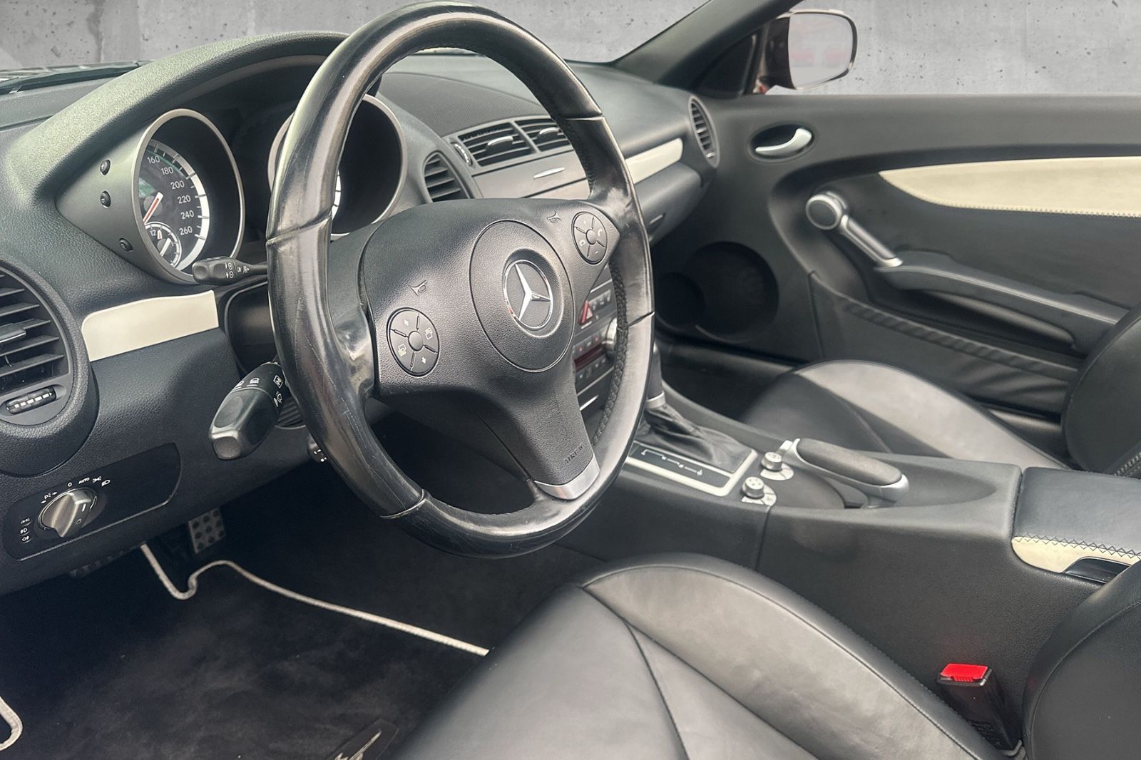 Fahrzeugabbildung Mercedes-Benz SLK 350 Roadster 2Look-Edition