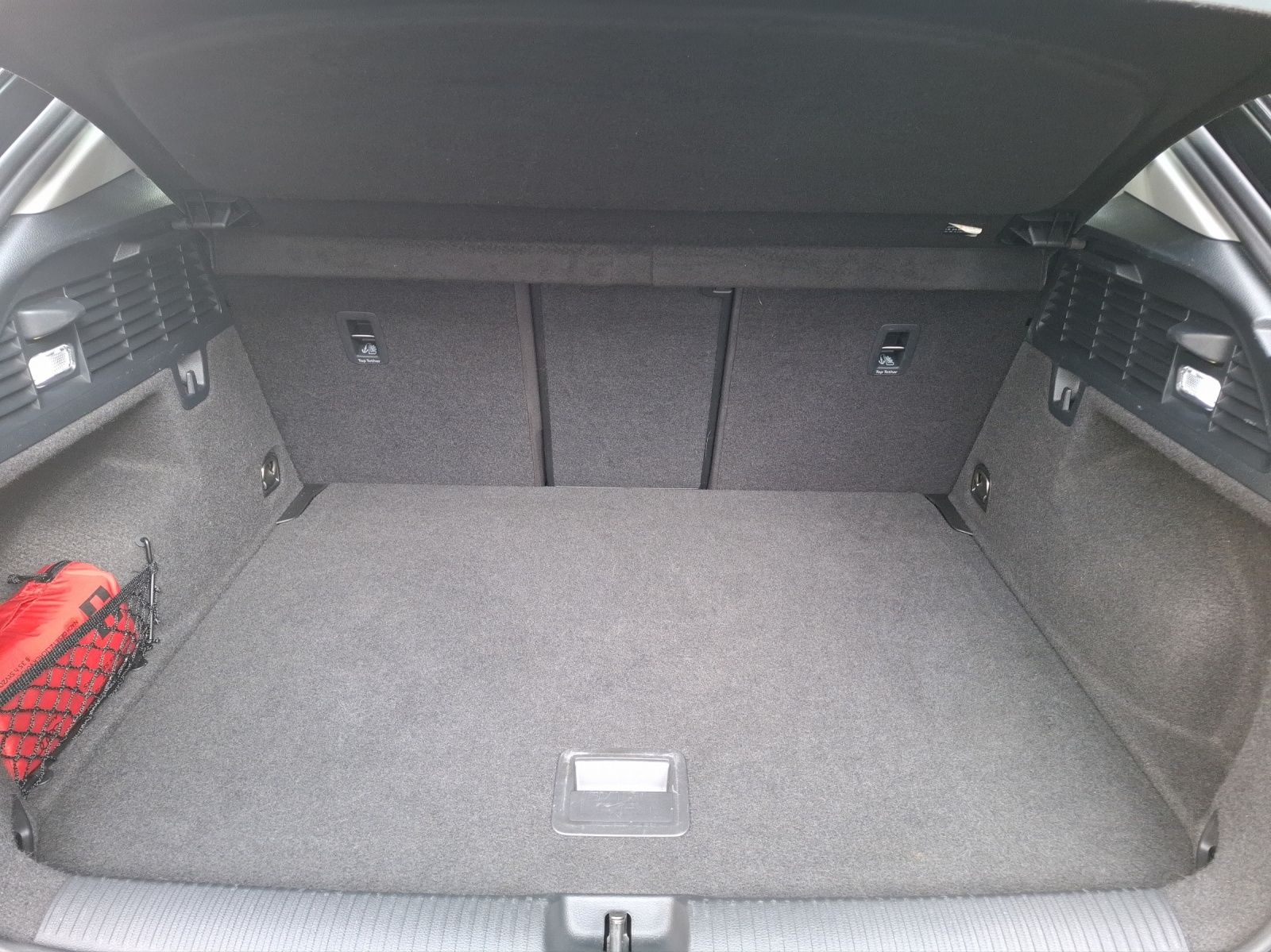 Fahrzeugabbildung Audi Q2 35 TFSI advanced S-tronic LED Navi AVC ACC RF