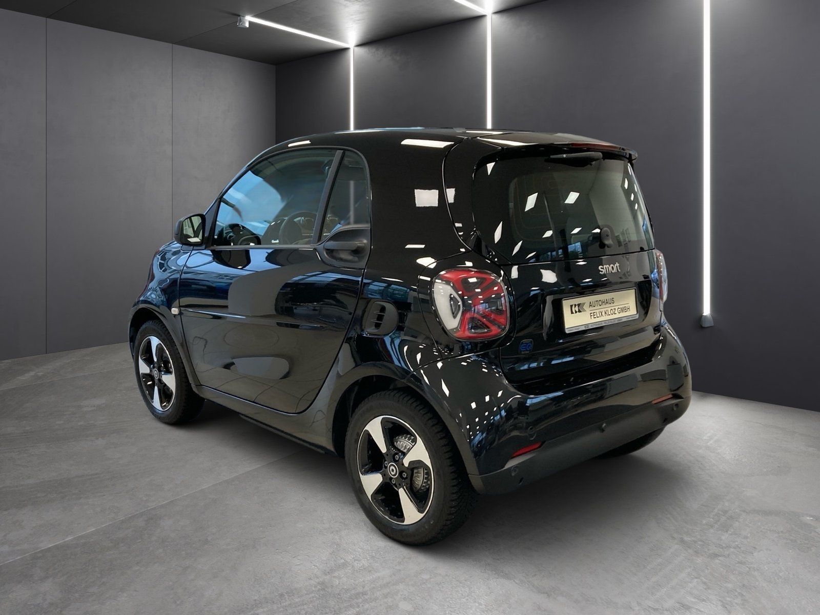 Fahrzeugabbildung Smart smart EQ fortwo Exclusive*Kamera*Media*LED*22kW*