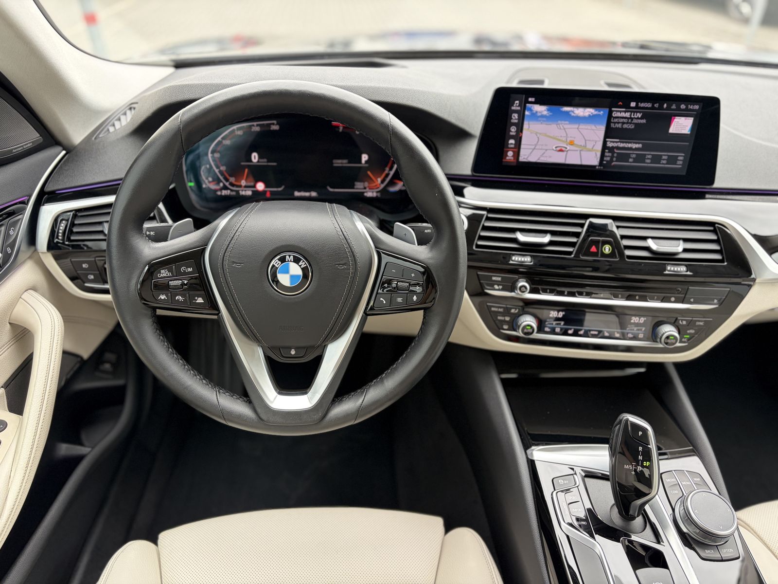 BMW 540i SportLine HeadUp DriAsPl Harman Adapt-Fahr  foto 10
