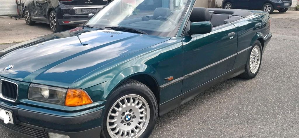 Image of BMW 325