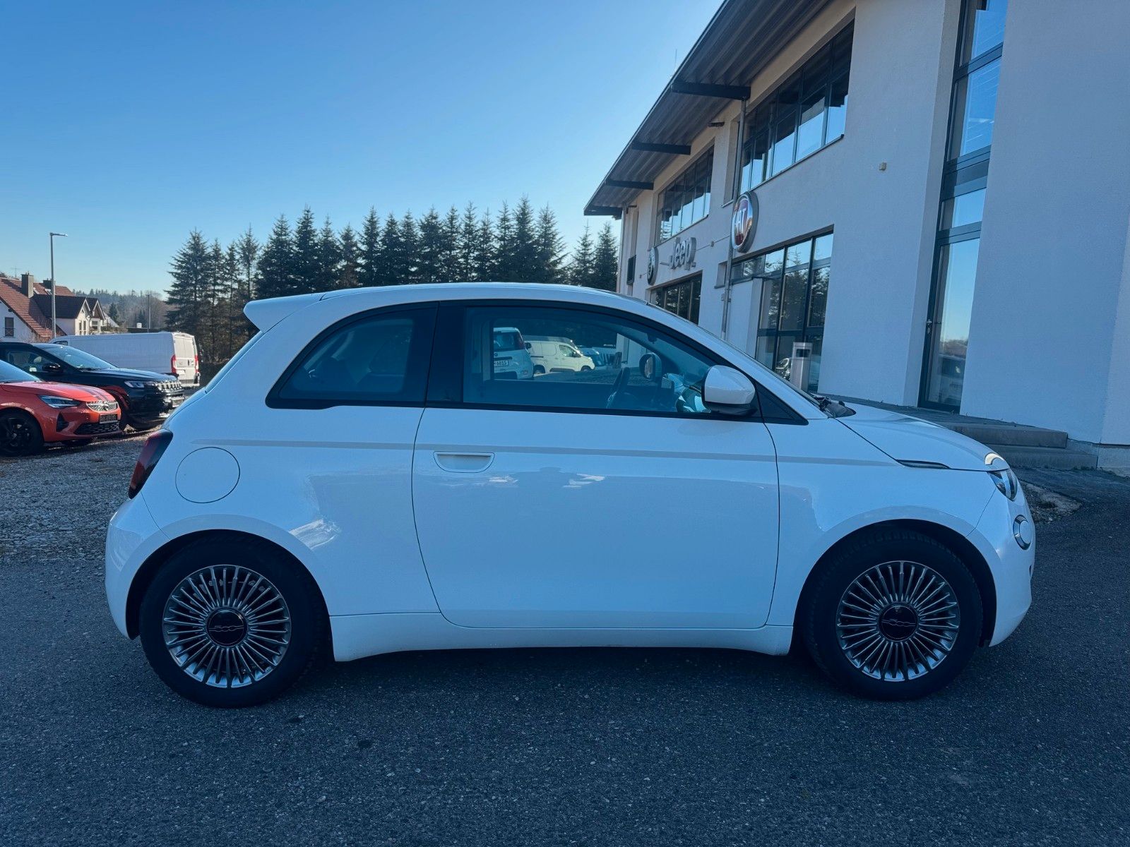 Fahrzeugabbildung Fiat 500e Carplay Klima Tempo