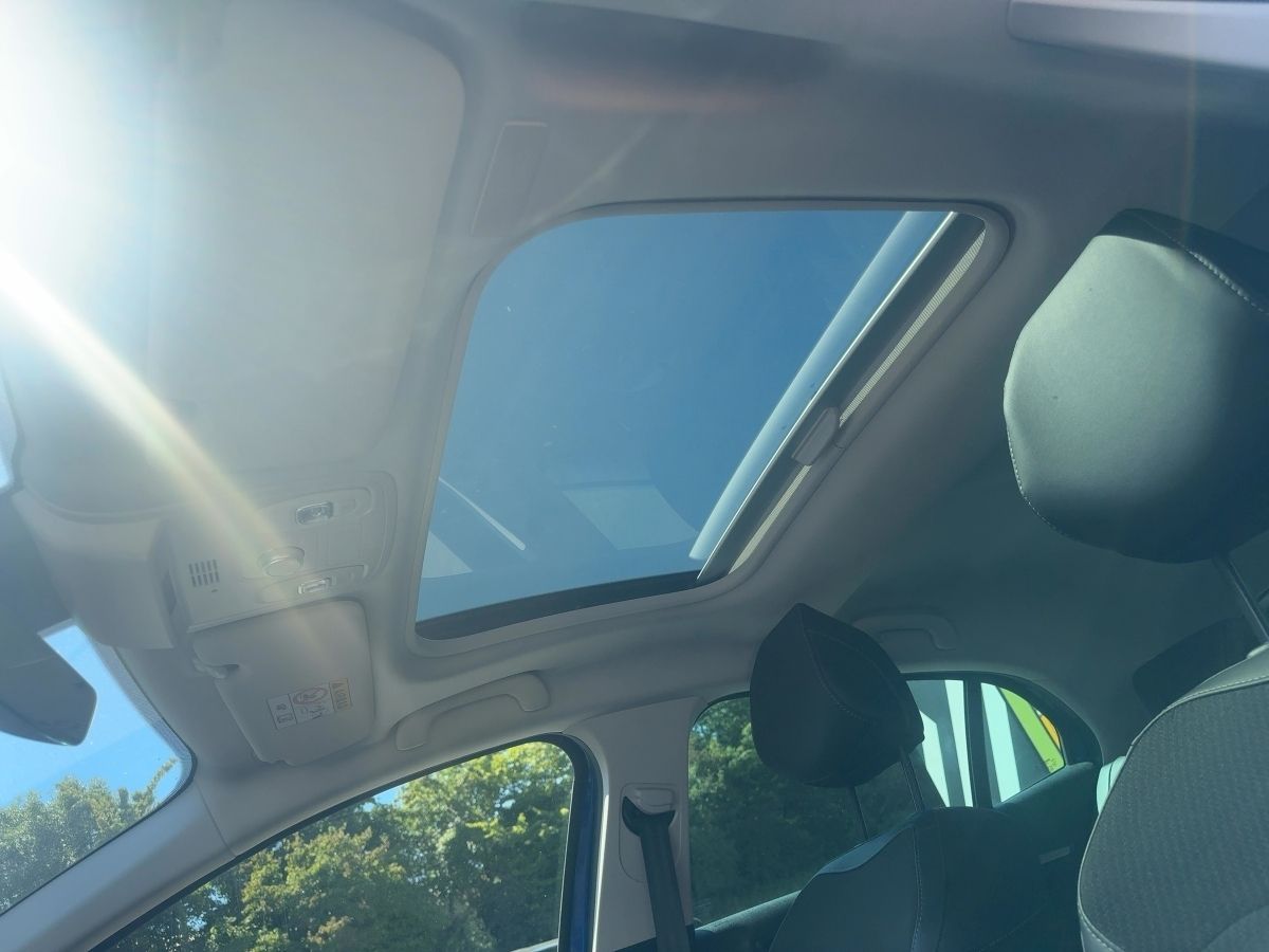 Fahrzeugabbildung Renault Megane 5-Türer INTENS E-TECH Plug-in 160