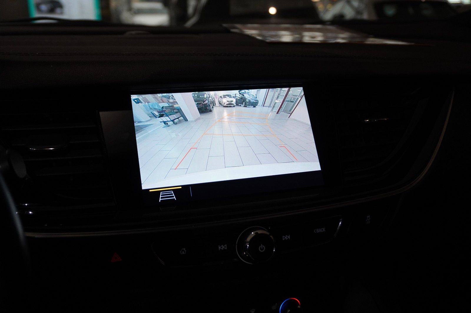 Fahrzeugabbildung Opel Insignia B ST 2.0T BUSINESS NAVI/LED/KAMERA/DAB+