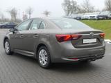 Toyota Avensis 1.6 AHK Klima - Toyota Avensis: mit Anhängerkupplung