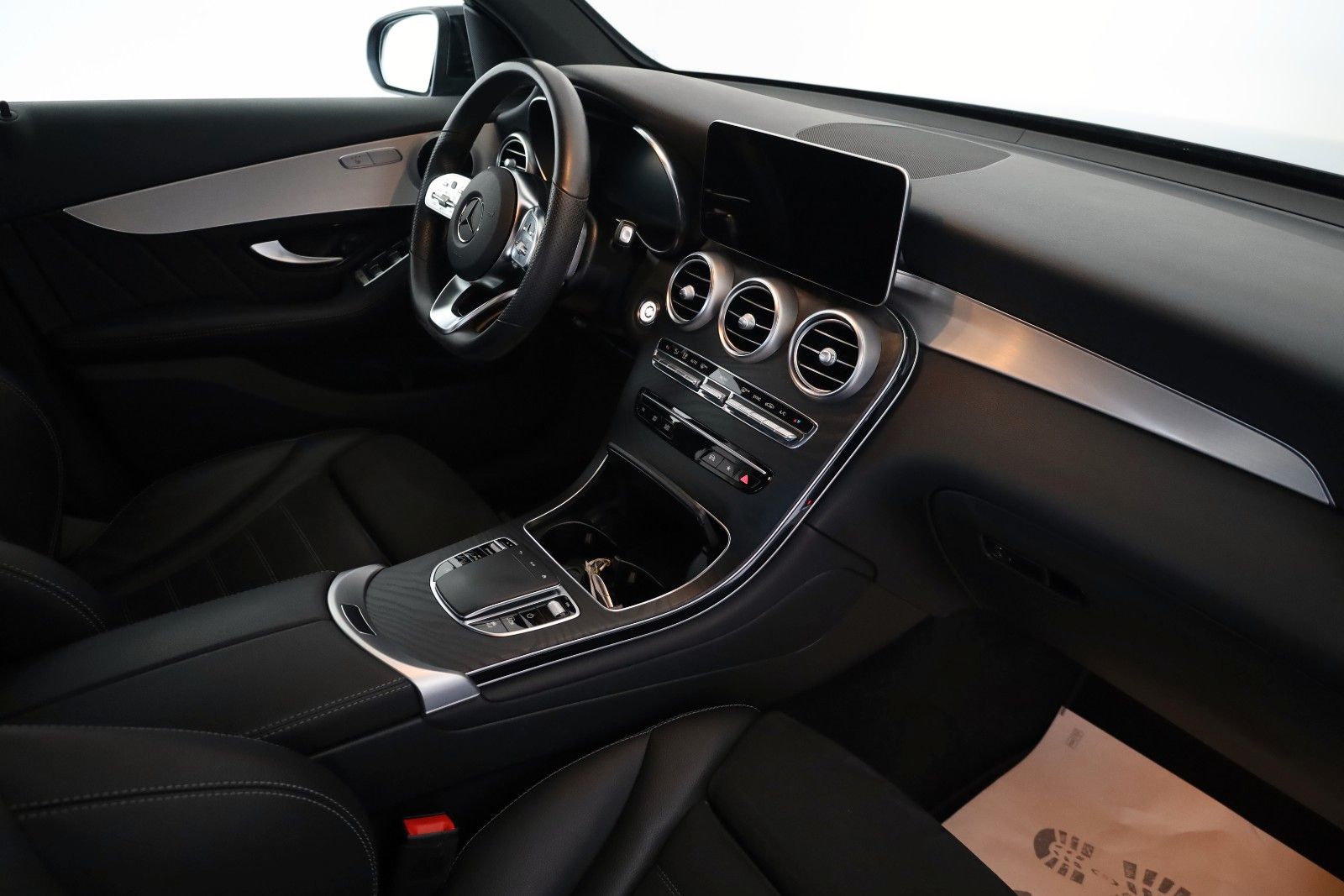 Fahrzeugabbildung Mercedes-Benz GLC 200d AMG Line TLeder,Navi,LED,Night/Park Pak
