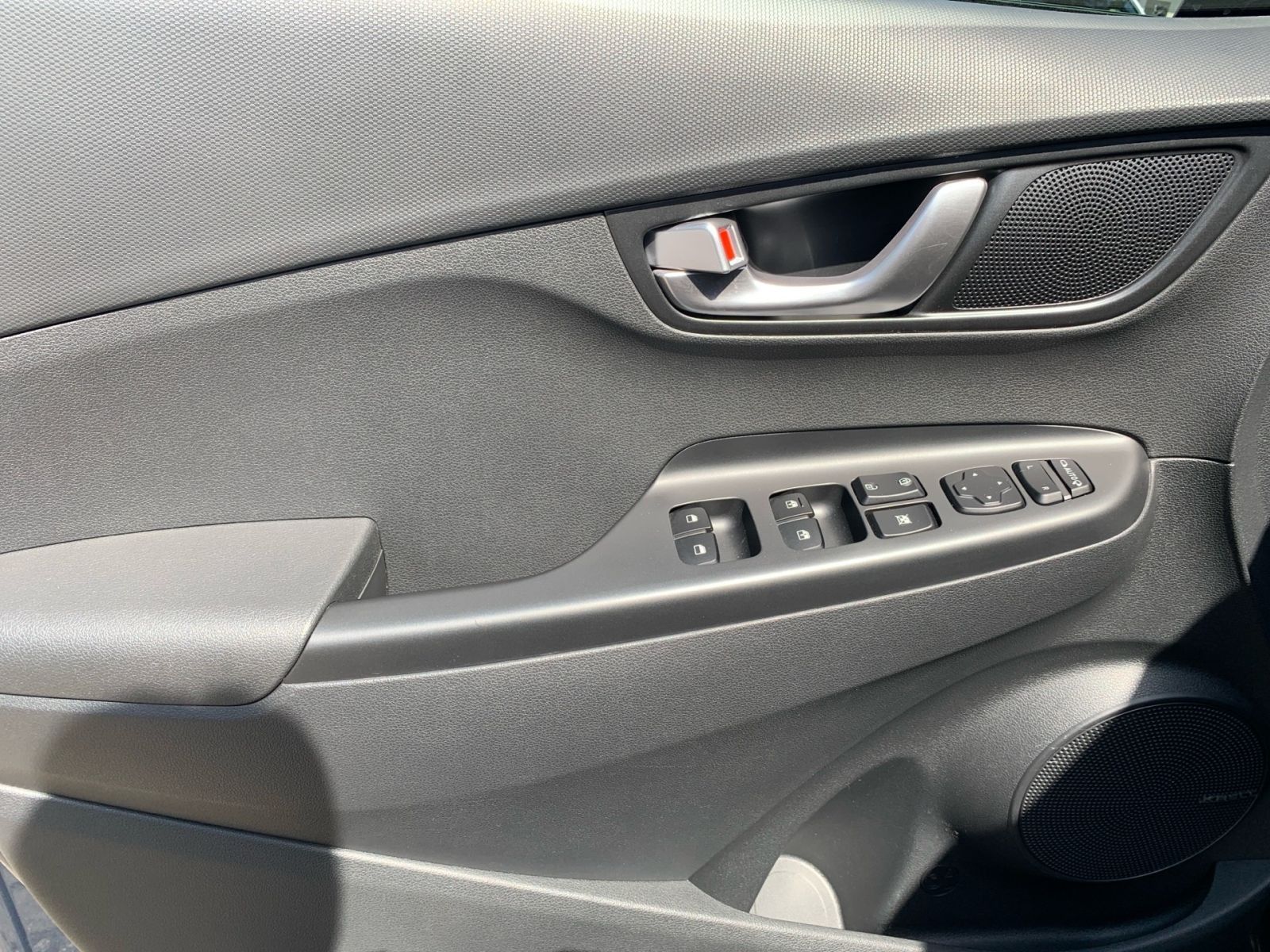 Fahrzeugabbildung Hyundai KONA Trend Elektro 64 kWh Navi Assistenz-Pak. 1H