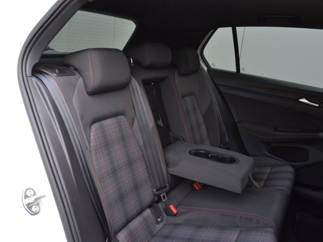 Golf VIII GTI 2.0 TSI DSG 18-ZOLL+SFW/LED/NAVI+V