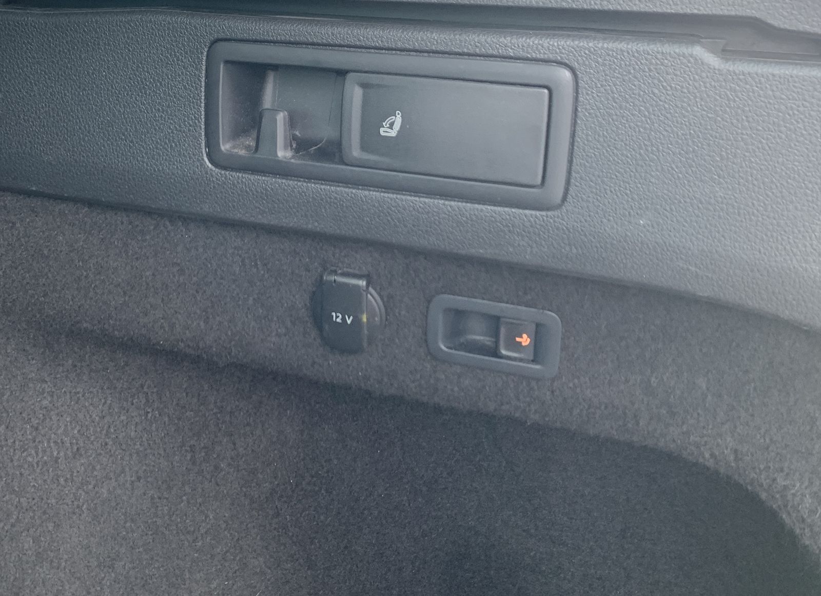 Fahrzeugabbildung Volkswagen Passat Variant 2.0 TDI*Highline*AHK*STHZ*Cam*