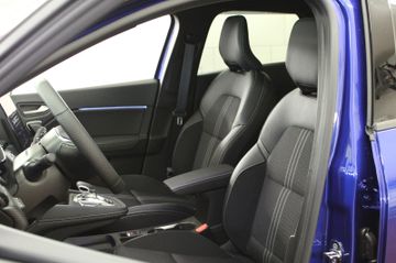Fahrzeugabbildung Renault Captur E-TECH Plug-In hybrid 160 engineered