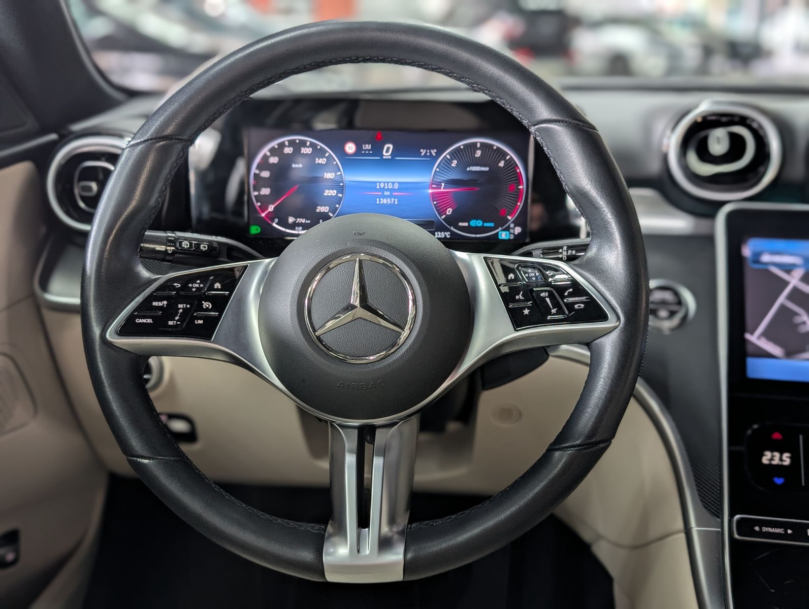 Fahrzeugabbildung Mercedes-Benz C 220 d T 2x Avantgarde LED AHK LEDER KAM 4x-SHZ