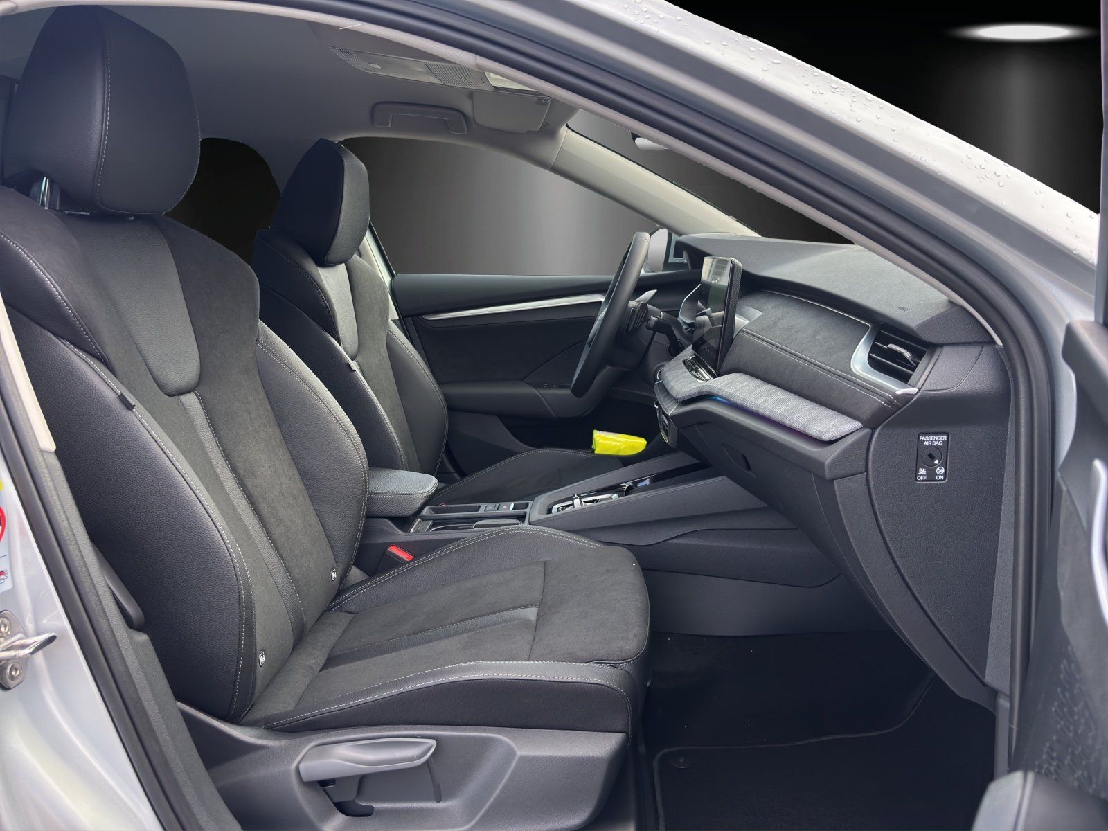 Fahrzeugabbildung SKODA Octavia Combi Selection 1,5 TSI mHEV 110 kW DSG