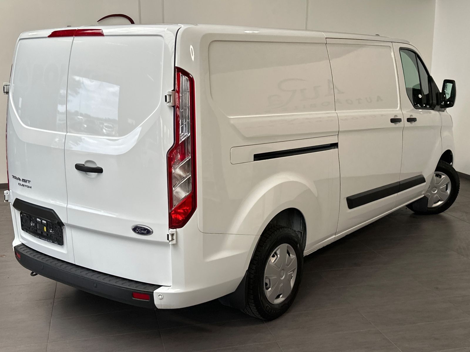 Fahrzeugabbildung Ford Transit Custom 300 L2 NAV+KLIMA+PDC+SHZ+CARPLAY