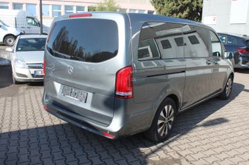 Mercedes V 220 - 3