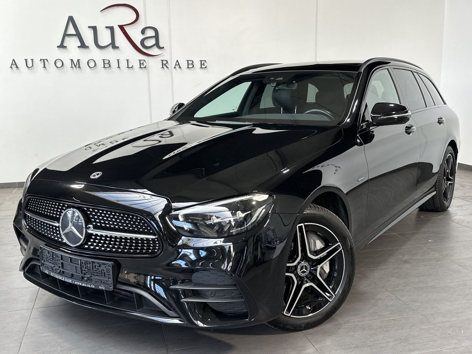 Fahrzeugabbildung Mercedes-Benz E 300de T 4Matic AMG NAV+LED+AHK+WIDESCREEN+PANO