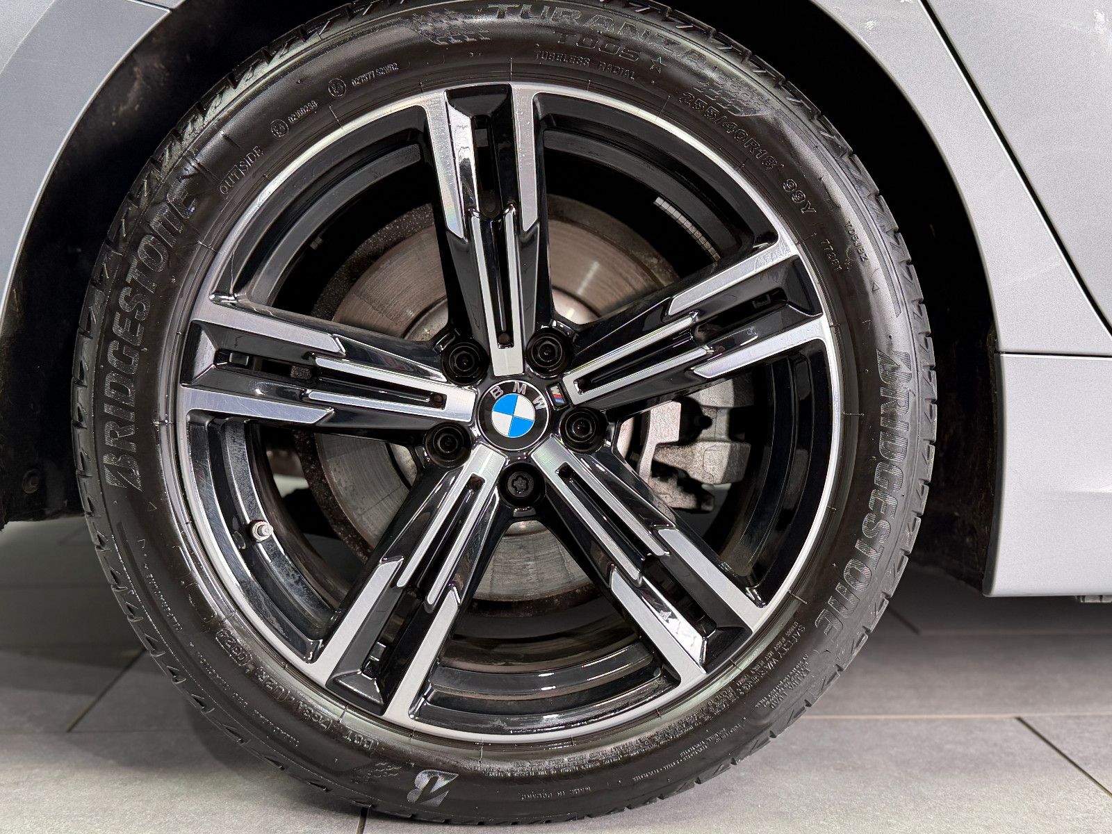 Fahrzeugabbildung BMW 330i Touring M Sport|HIFI|WIDESCREEN|KAMERA|NAV