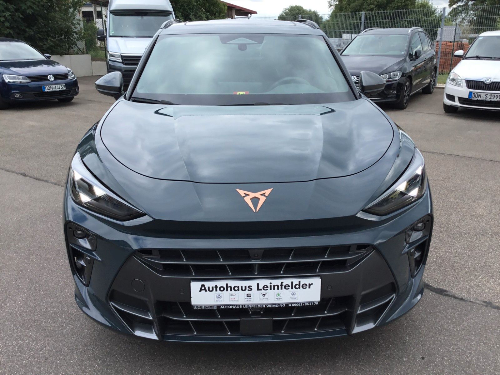 Fahrzeugabbildung CUPRA Terramar 1.5 eTSI DSG+AHK+Pano+360°+Headup+ACC