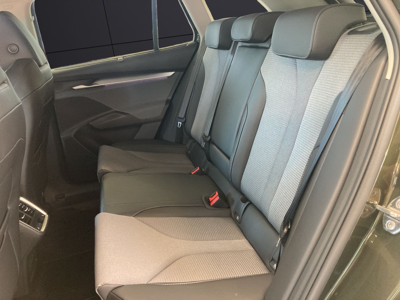 Fahrzeugabbildung SKODA ENYAQ 60 Matrix-LED, Navi, ACC,AZV,Digital Cockp