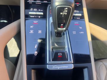 Porsche Cayenne - 8