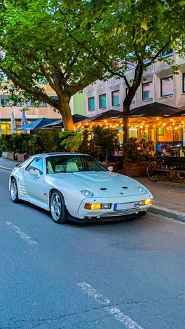 Porsche 928s Strosek