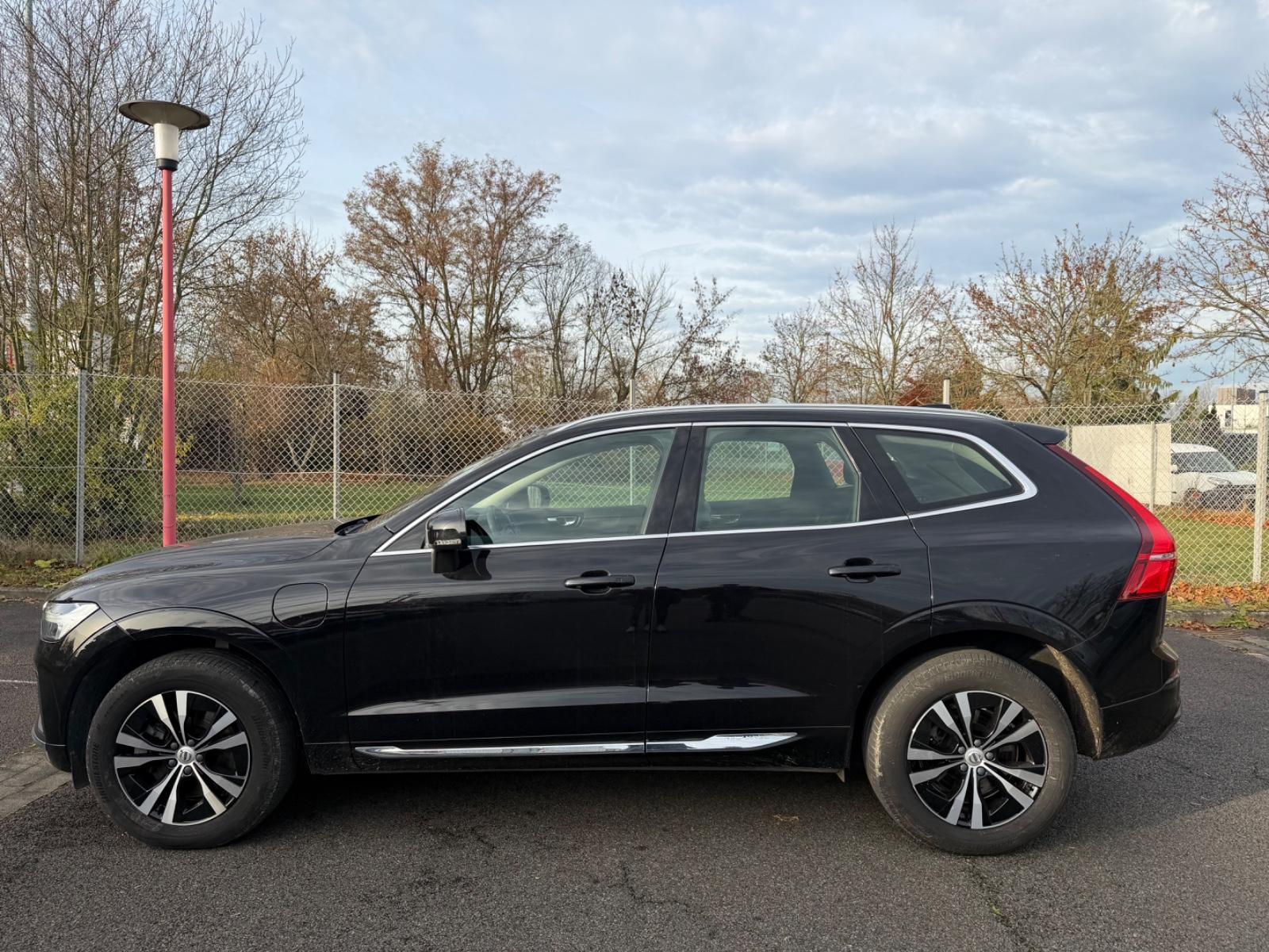 Volvo XC 60 Core Recharge Plug-In Hybrid AWD//Pano/Led