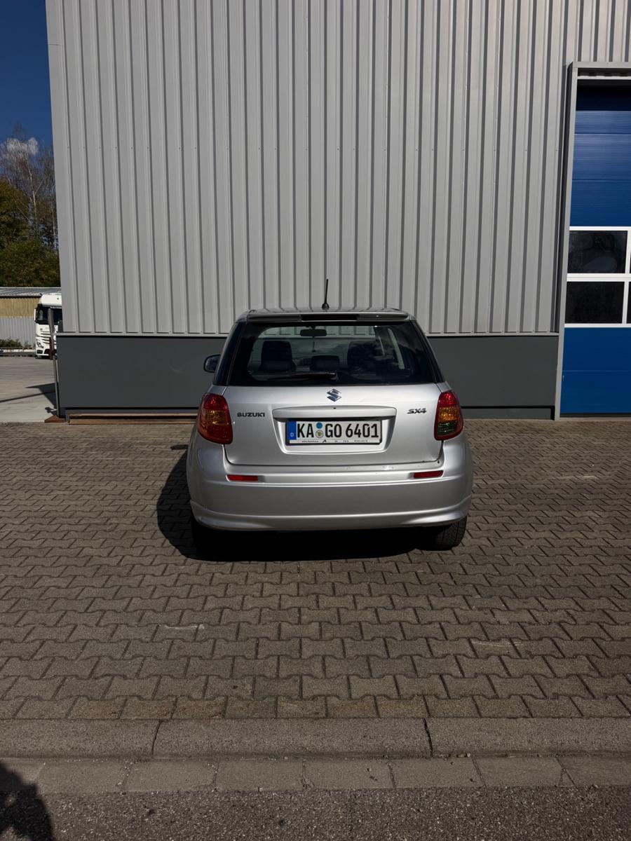 Suzuki SX4 1.6 VVT 2WD Comfort Streetline City Comf...