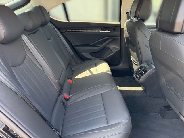 Superb 2.0 TDI Selection 4x4 +AHK+NAVI+CARPLAY+