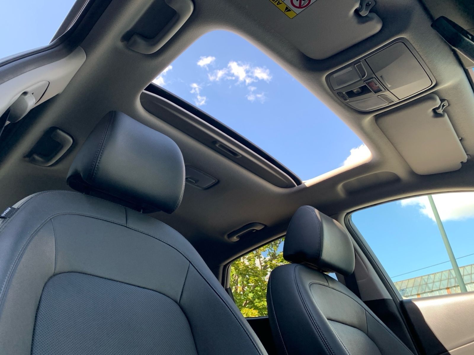Fahrzeugabbildung Hyundai KONA 1.6 T-GDI 7-DCT Prime Leder Schiebedach