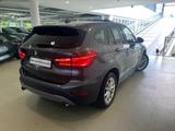 BMW X1 xDrive 20i A Panorama Navi LED Sperrdiff. ACC - BMW X1 in Wiesbaden