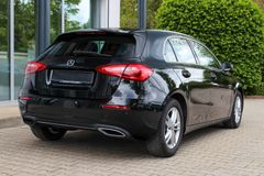 MERCEDES-BENZ A 200 / BUSINESS PAKET / NAVIGATION