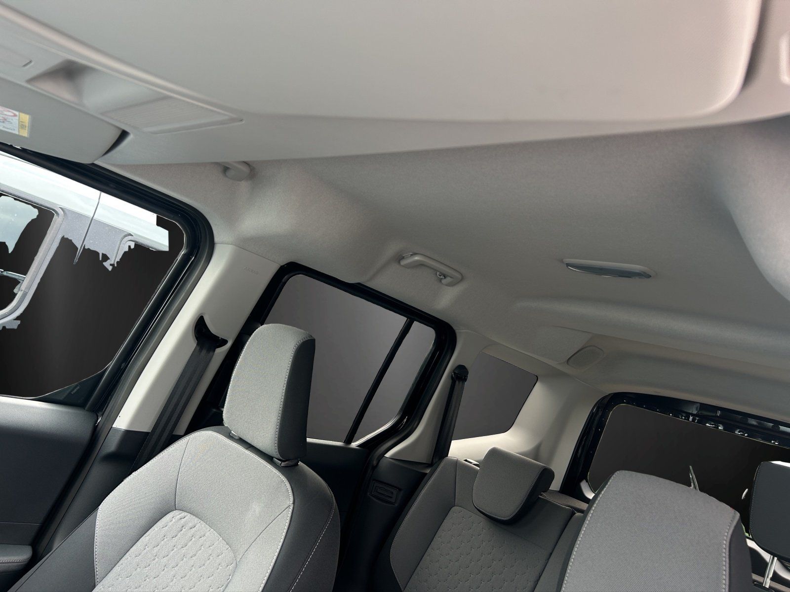 Fahrzeugabbildung Ford Tourneo Courier 1,0 Ecoboost Titanium