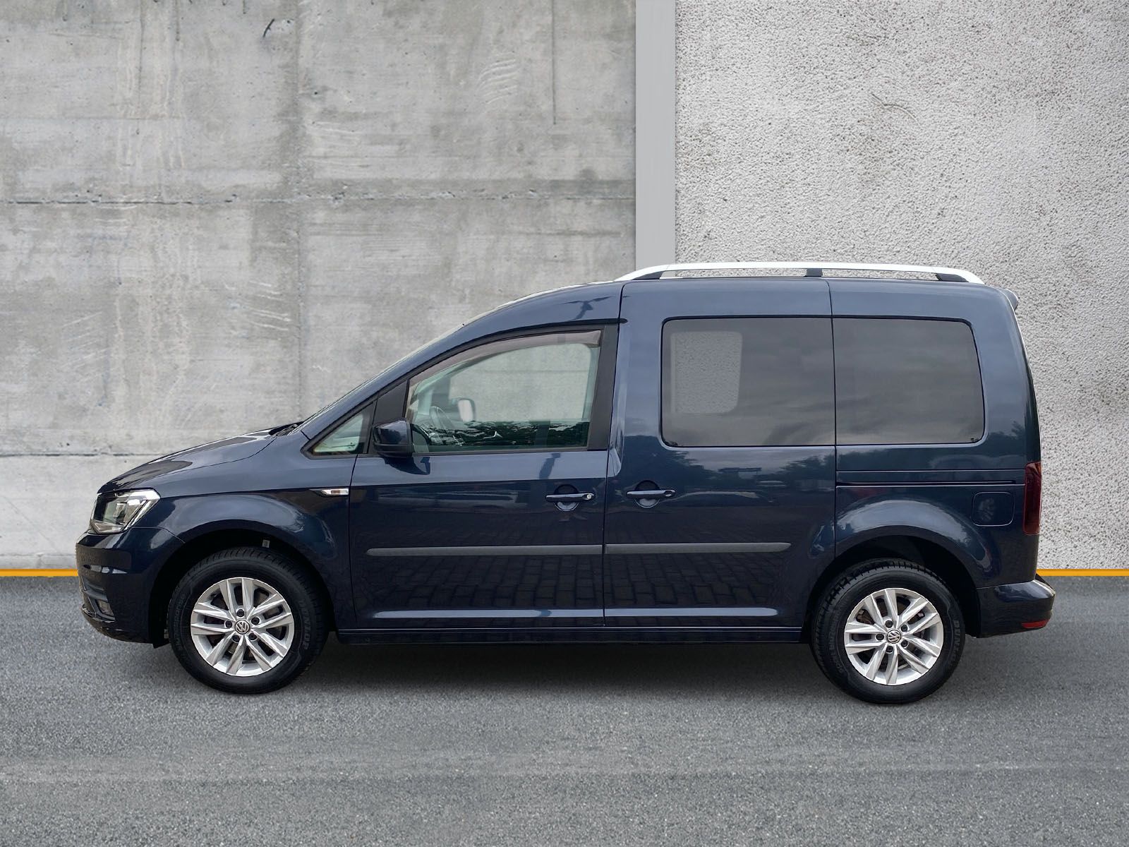 Fahrzeugabbildung Volkswagen Caddy Kombi 2.0 TDI XENON DAB STANDHZG
