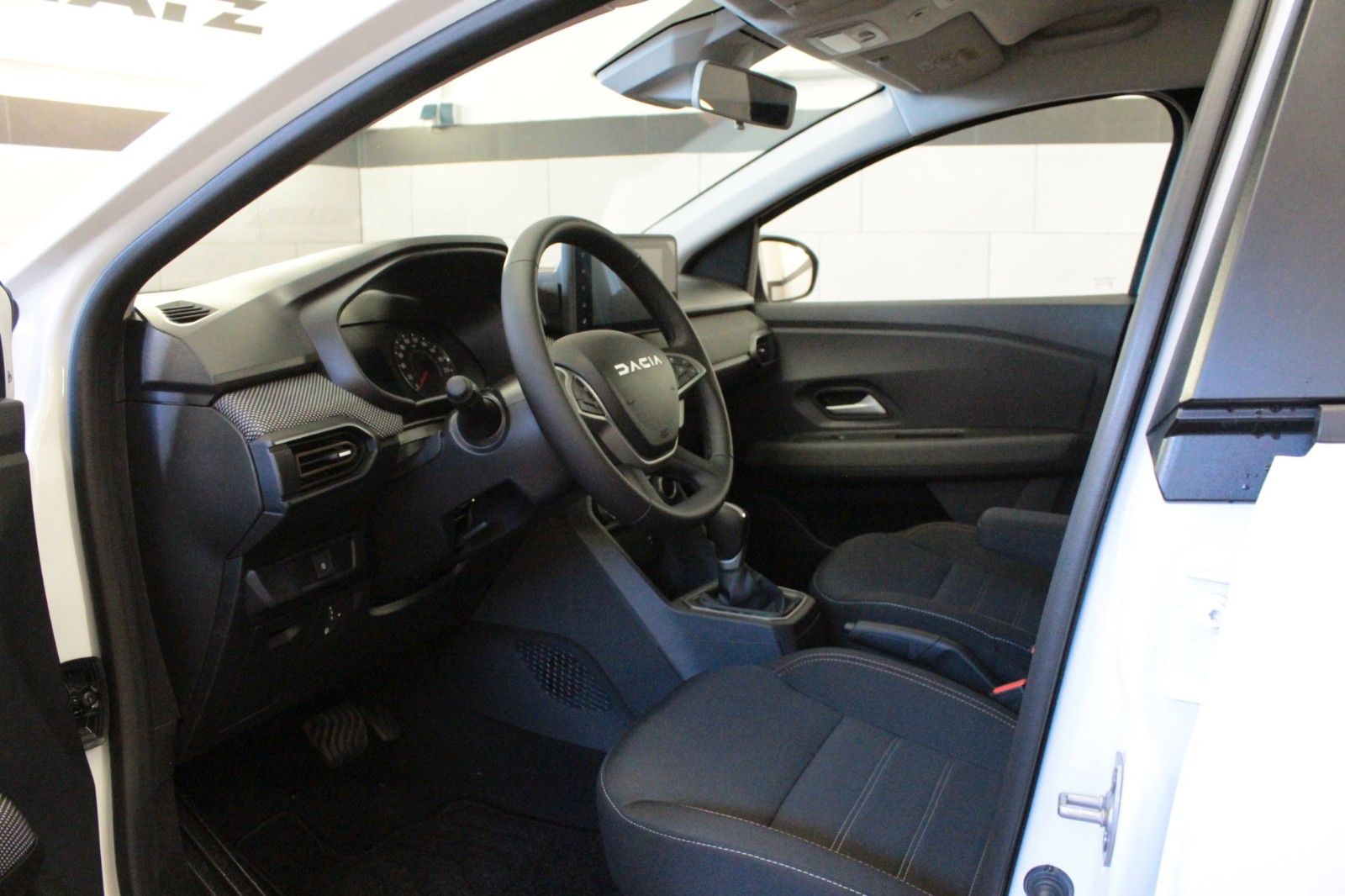 Fahrzeugabbildung Dacia Sandero TCe 90 Stepway auto Expression*Winterp.*