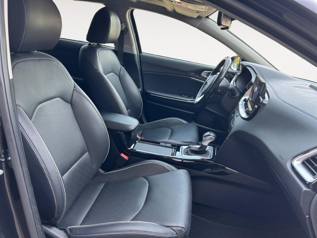 Fahrzeugabbildung Kia Ceed SW 1.6 GDI DCT OPF Plug-in-Hybrid Platinum