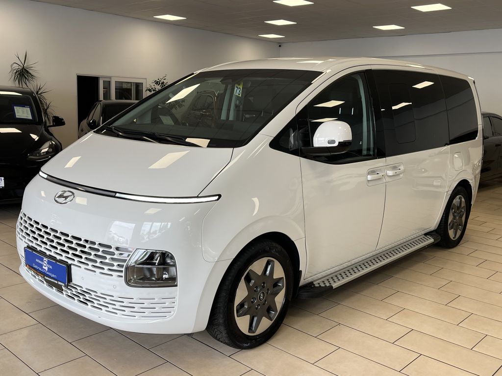 Image of Hyundai STARIA