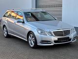 Mercedes-Benz E 200 CGI BlueEFFICIENCY Avantgarde - Mercedes-Benz 200: Kombi, B