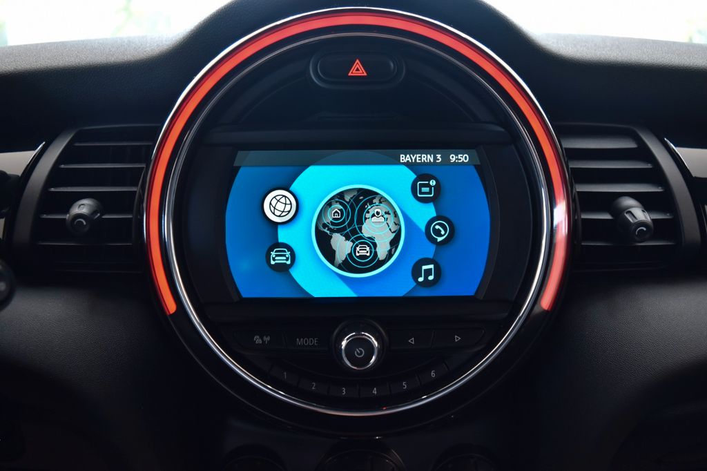 MINI ONE (F56)~Automatik~Teilleder~Chili~LED~Klimaaut MINI ONE (F56)~Automatik~Teilleder~Chili~LED~Klimaaut
