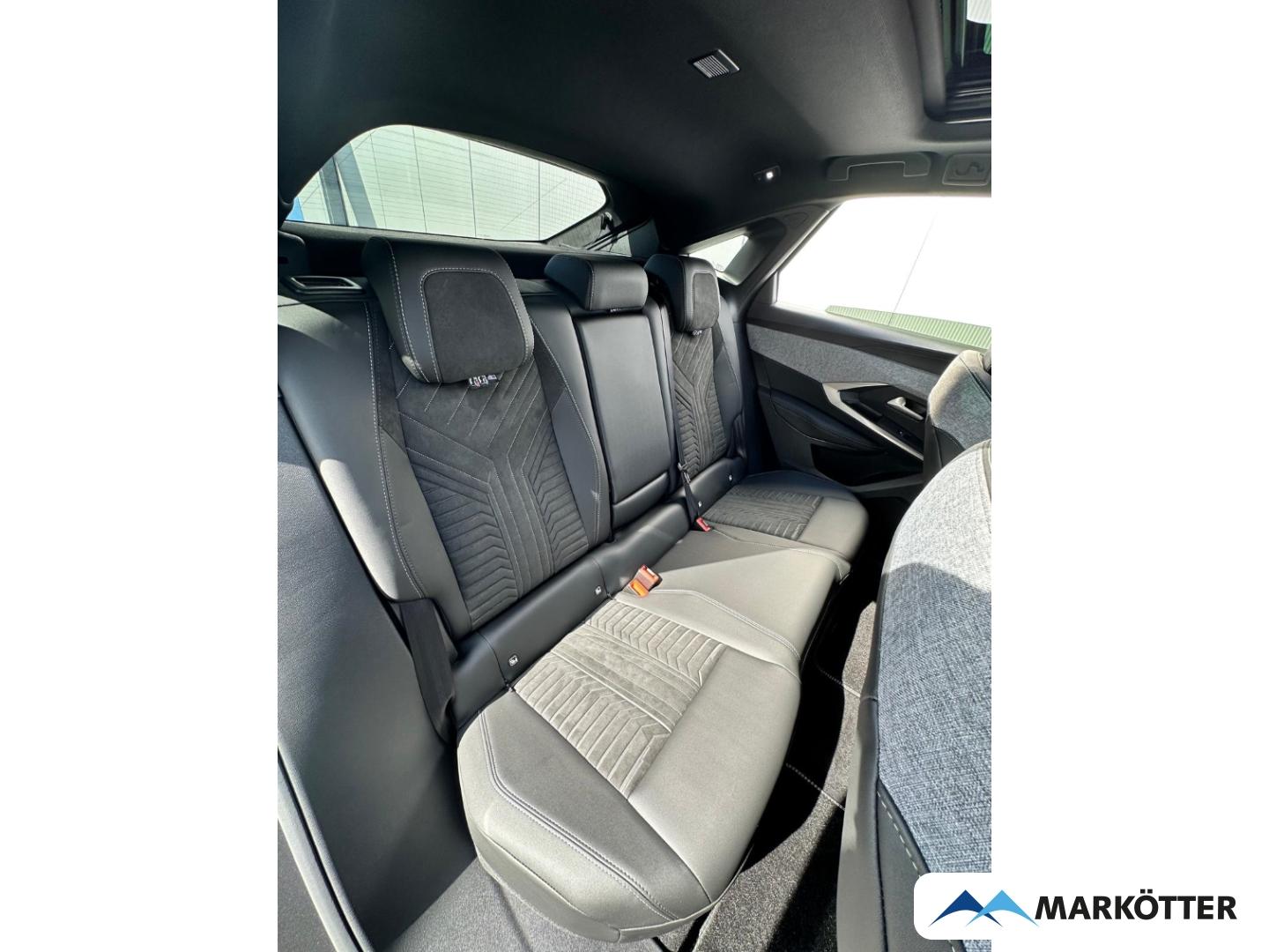 Peugeot 3008 GT Plug-In Hybrid 225 AHK/360°/Massage/Pano